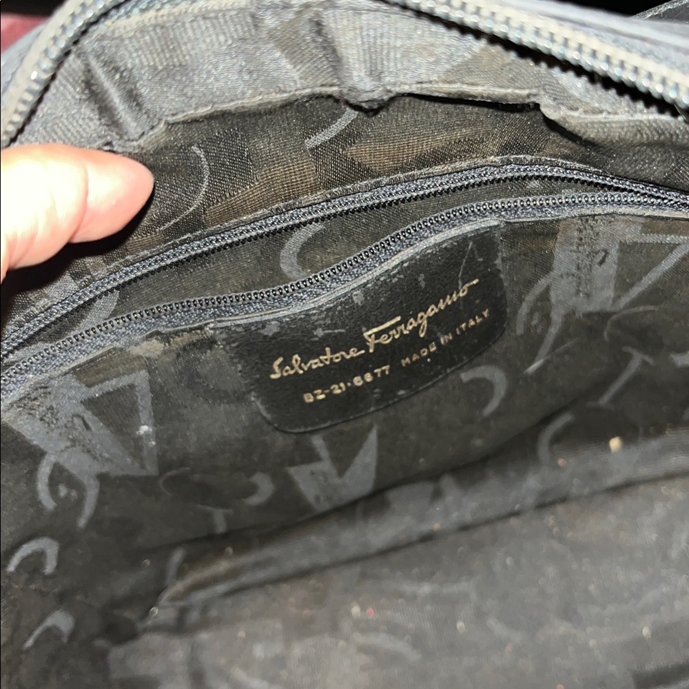 Customized Ferragamo bag - Picture 4 of 6